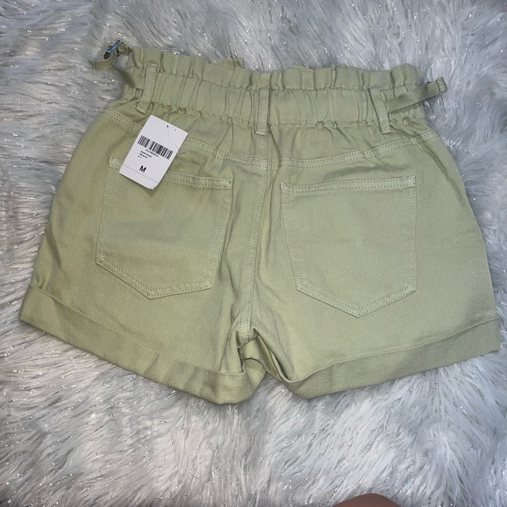 High Waisted shorts - Picture 2 of 3